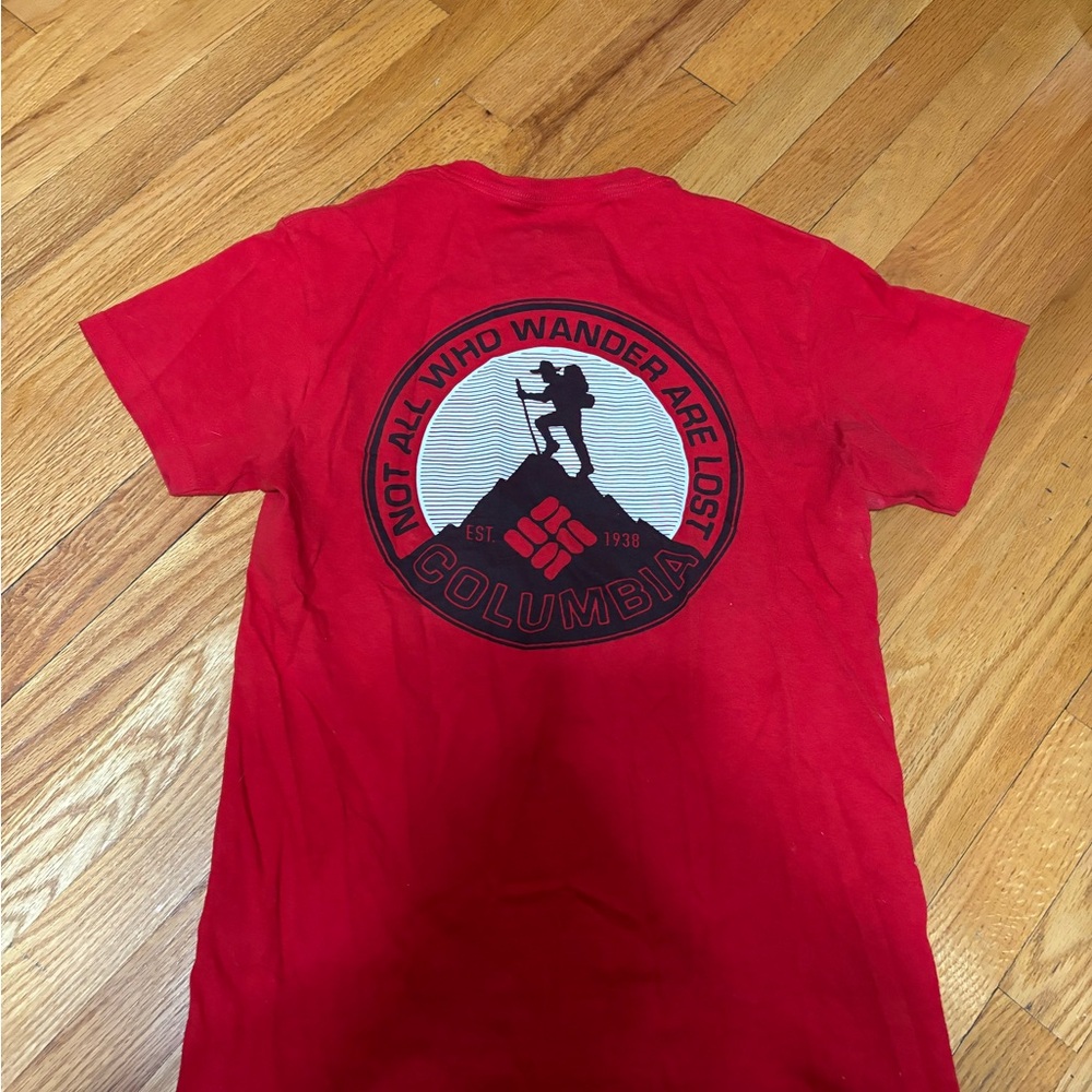 Columbia t shirt